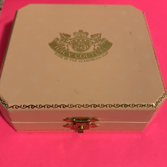 ๐ Juicy Couture heart necklace ๐ - Picture 5 of 5